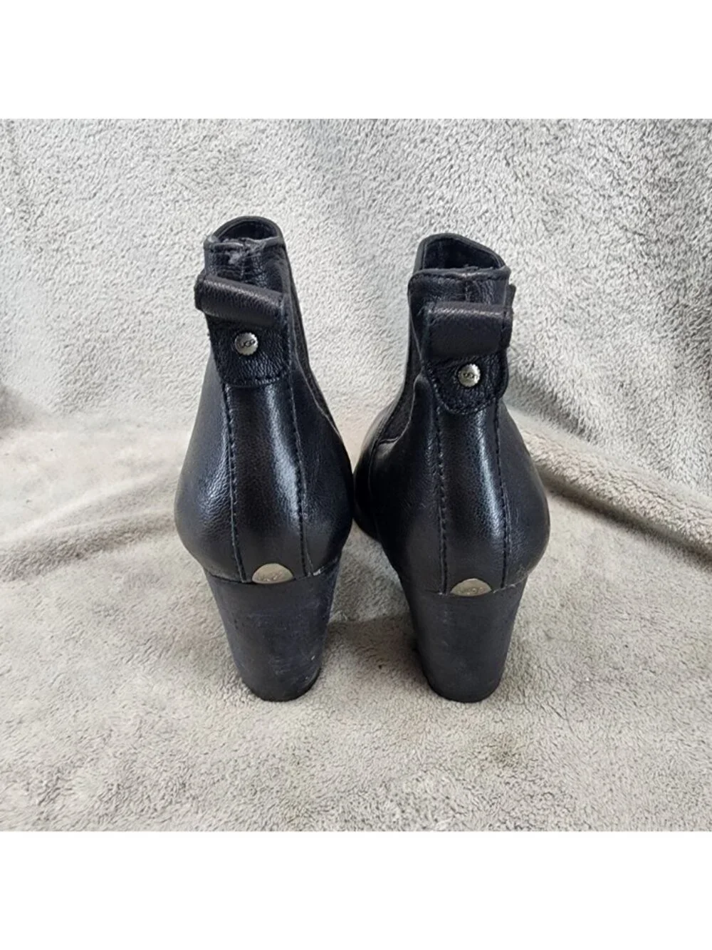 UGG Shoes Womens Size 11 Black Leather Cobie Chelsea Ankle Boots *Read*